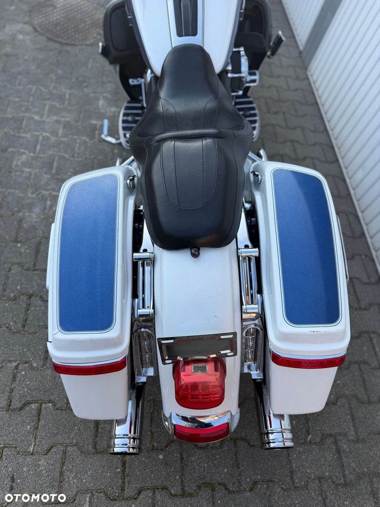 Harley-Davidson Touring Street Glide - 19