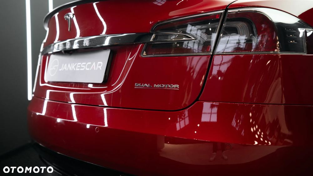 Tesla Model S Performance - 21