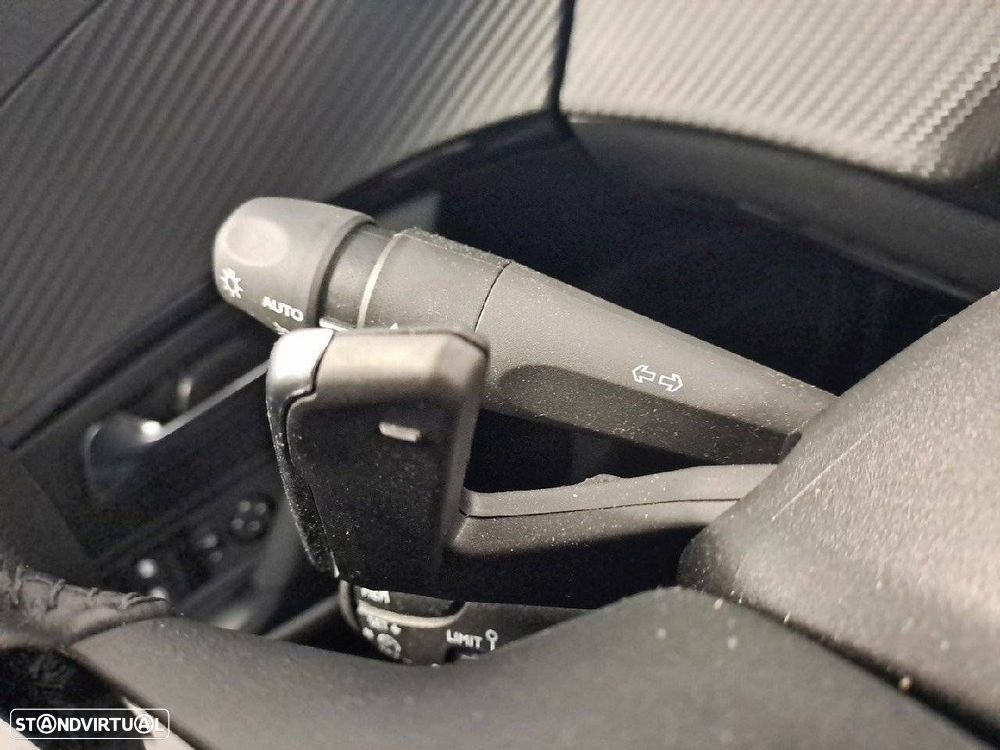 Peugeot 2008 1.2 Hybrid Allure e-DCS6 - 14