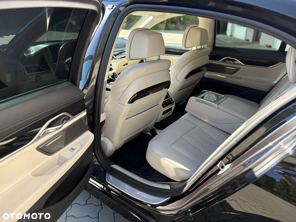 BMW Seria 7 740d xDrive - 30