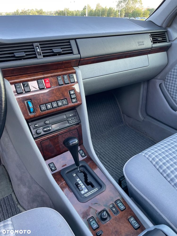 Mercedes-Benz W124 (1984-1993) - 14