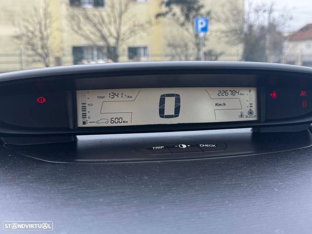 Citroën C4 1.6 HDi Exclusive - 8