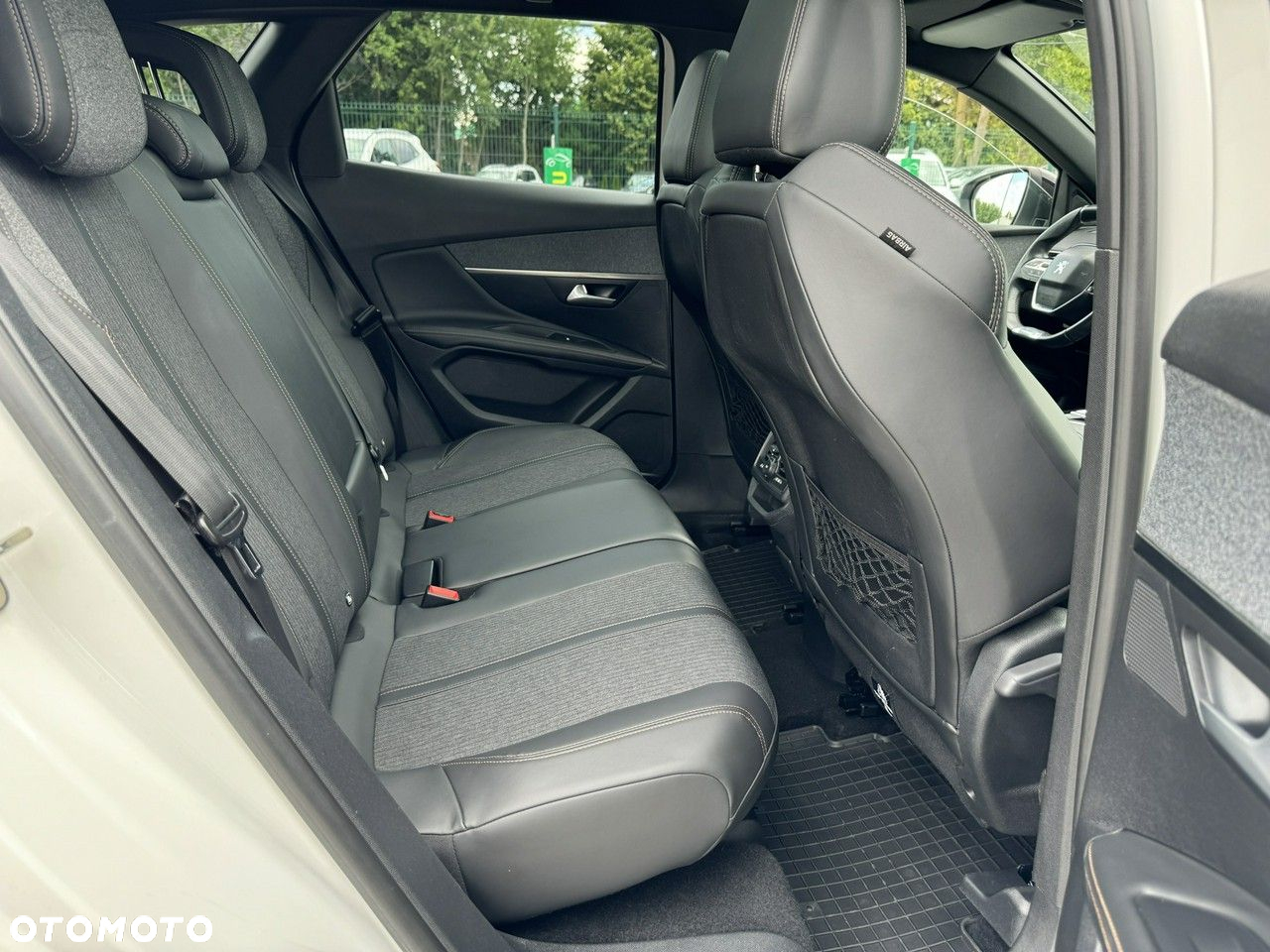 Peugeot 3008 PureTech 130 Stop & Start GPF EAT8 GT - 34