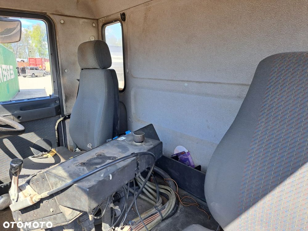 ZAMIATARKA POJAZD SPRZĄTAJĄCY MAN 10.63 - 11