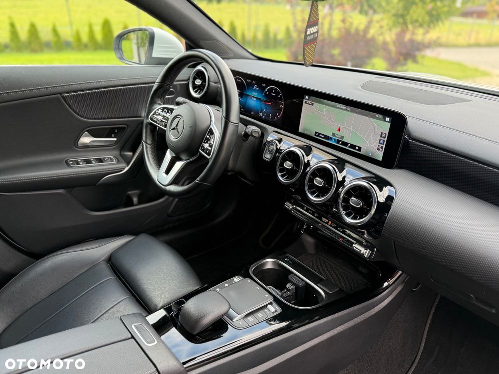 Mercedes-Benz CLA 220 d 4-Matic Progressive 8G-DCT - 18