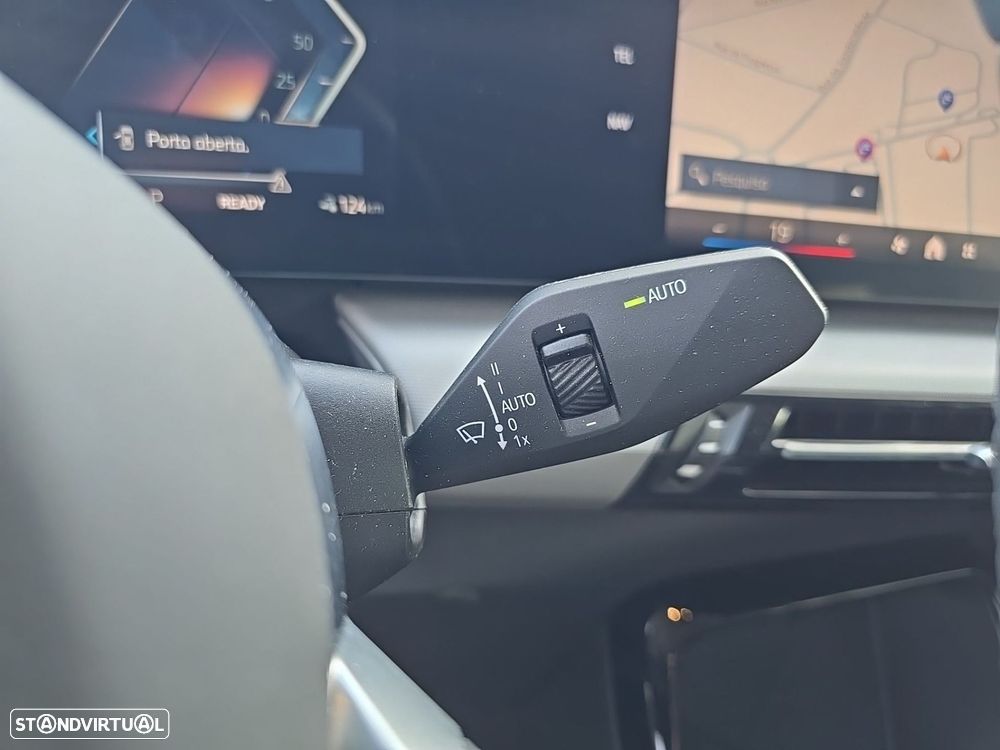 BMW iX2 eDrive20 - 21