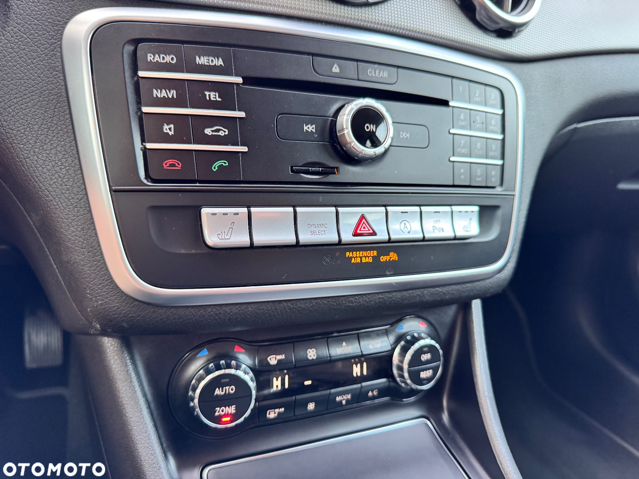 Mercedes-Benz GLA 180 7G-DCT UrbanStyle Edition - 33