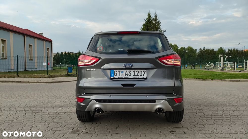 Ford Kuga 2.0 TDCi 4x4 Titanium - 4