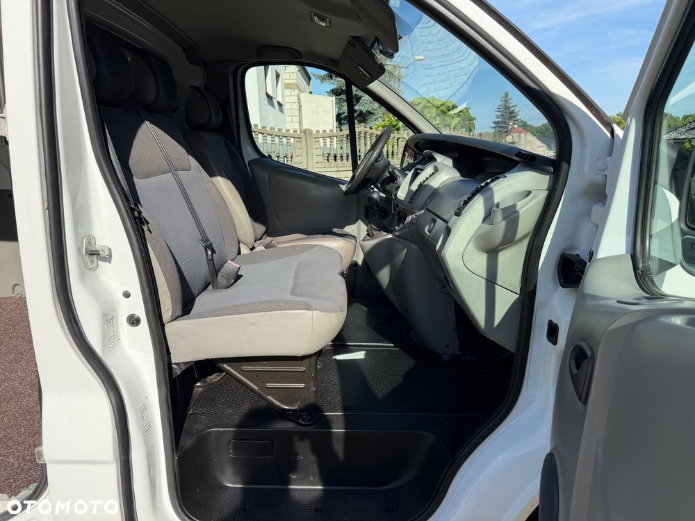 Opel Vivaro - 10