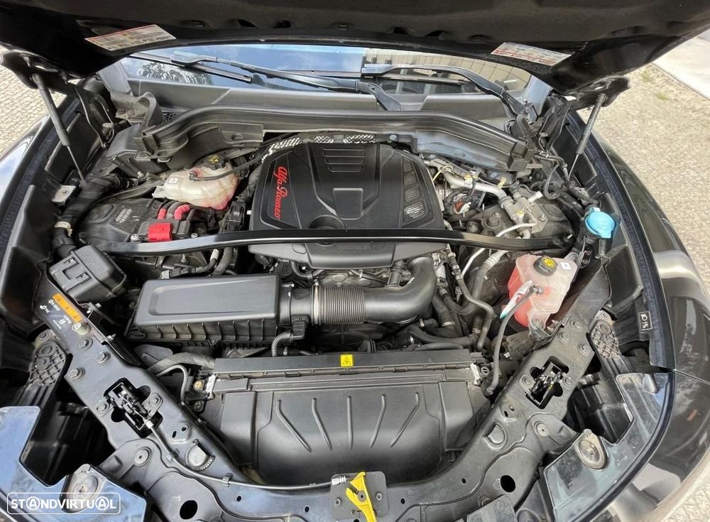 Alfa Romeo Stelvio 2.0 Turbo 16V AT8-Q4 First Edition - 29