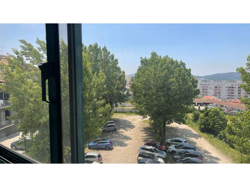 Arrenda-se T2 Renovado - Braga C. Histórico - Grande imagem: 3/23