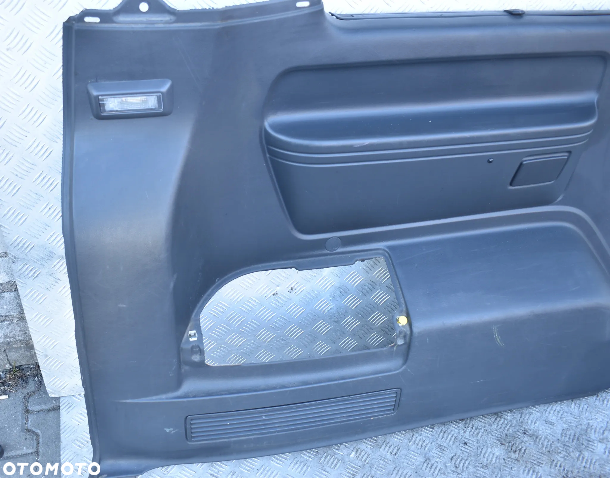 BOCZEK TAPICERKA LEWY TYŁ VW TRANSPORTER T5 CARAVELLE - 3