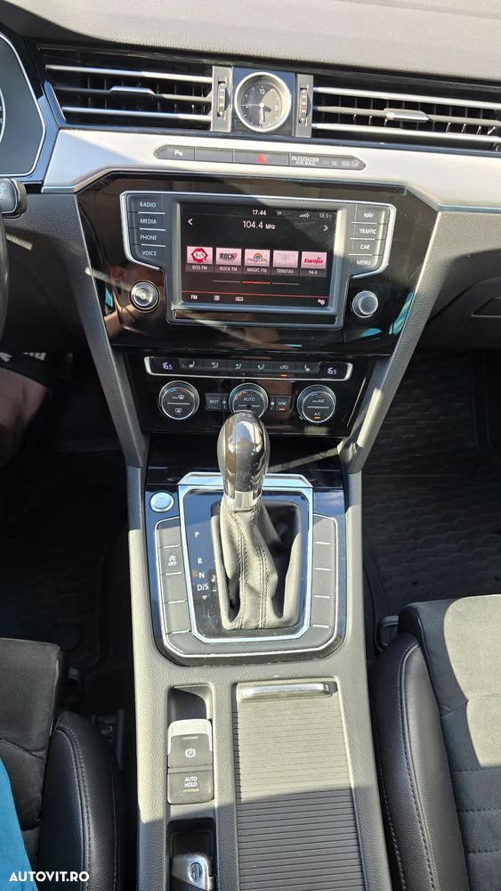 Volkswagen Passat 2.0 TDI DSG (BlueMotion Technology) Comfortline - 7