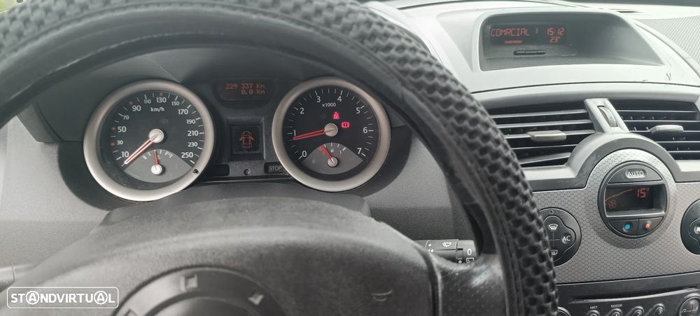 Renault Mégane 1.5 dCi L. Privilège - 8