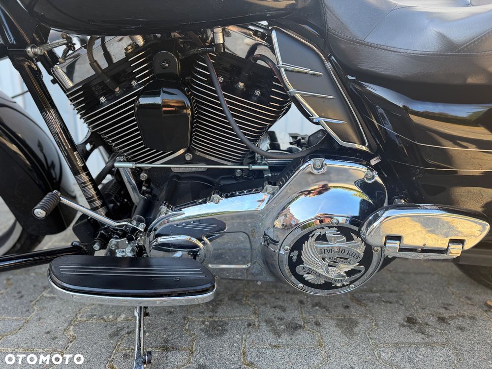 Harley-Davidson Touring Street Glide - 13