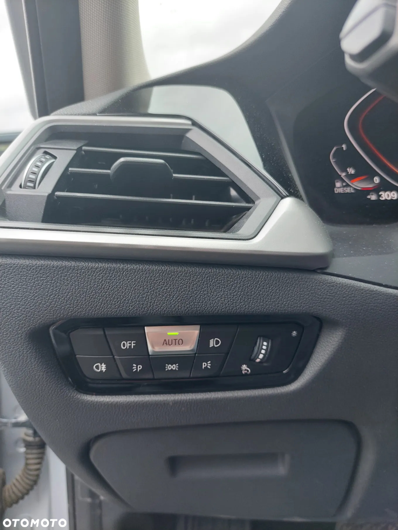 BMW Seria 3 318d - 13