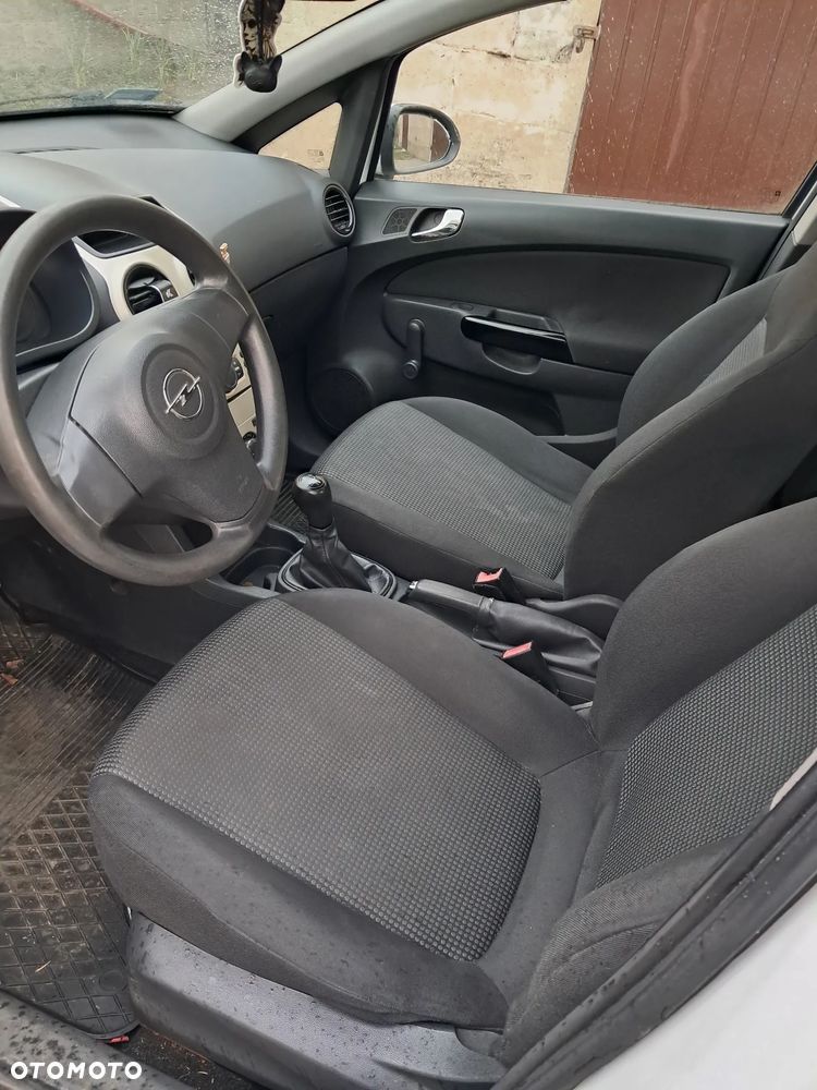 Opel Corsa 1.2 16V Cosmo - 8