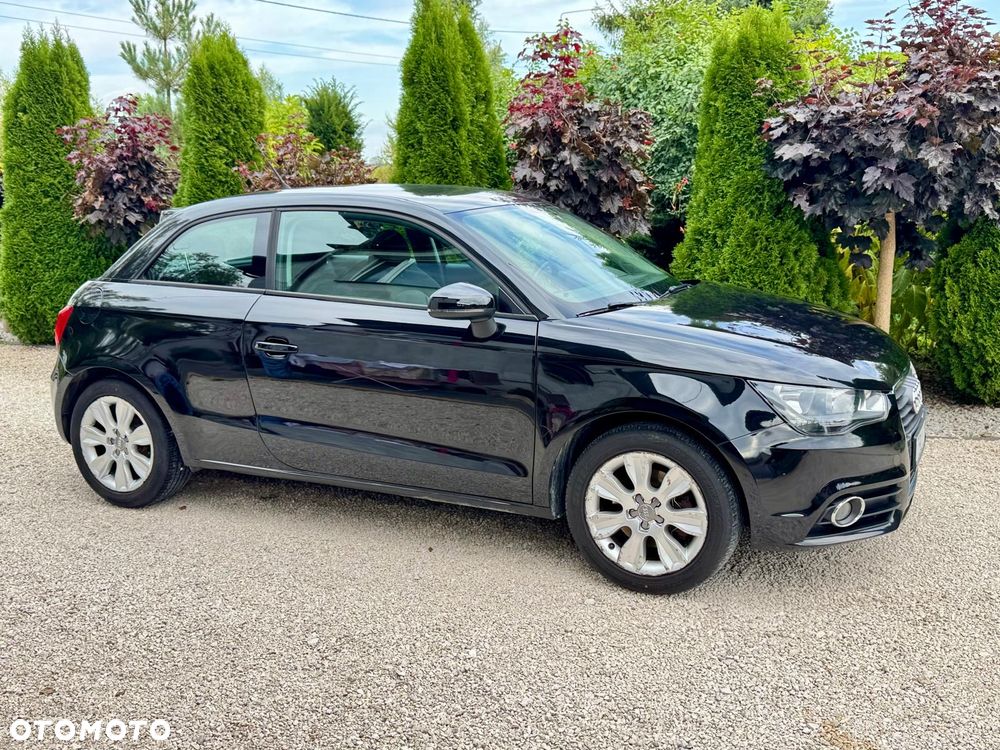 Audi A1 2010 photo 3