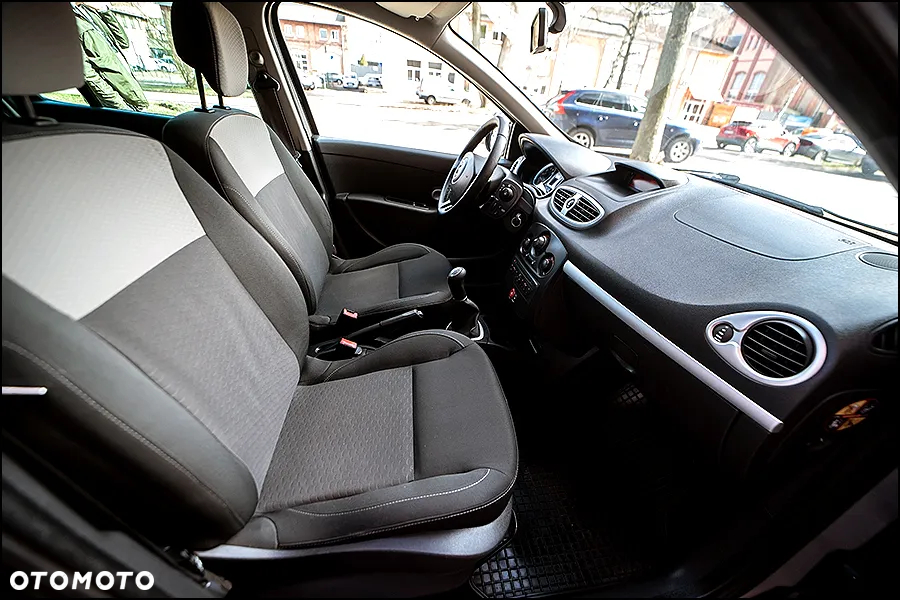 Renault Clio - 31