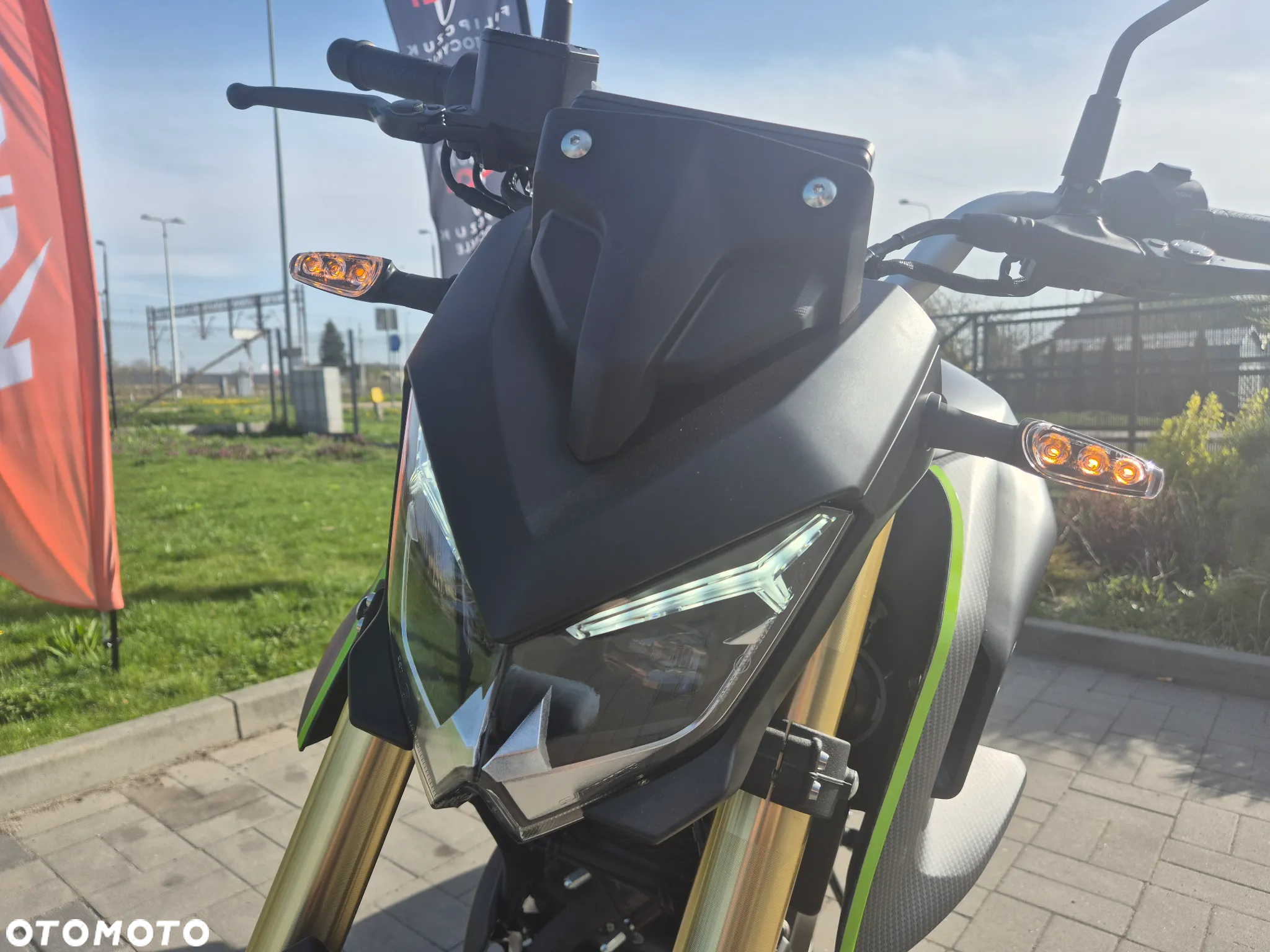QJMOTOR SRK 125S - 17