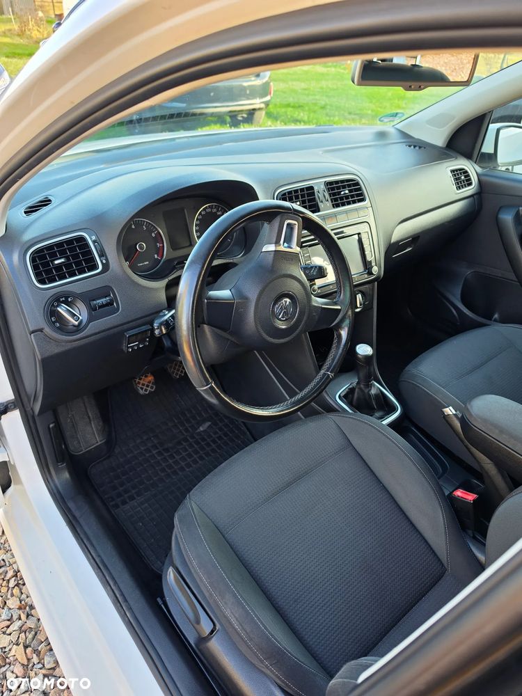Volkswagen Polo - 11