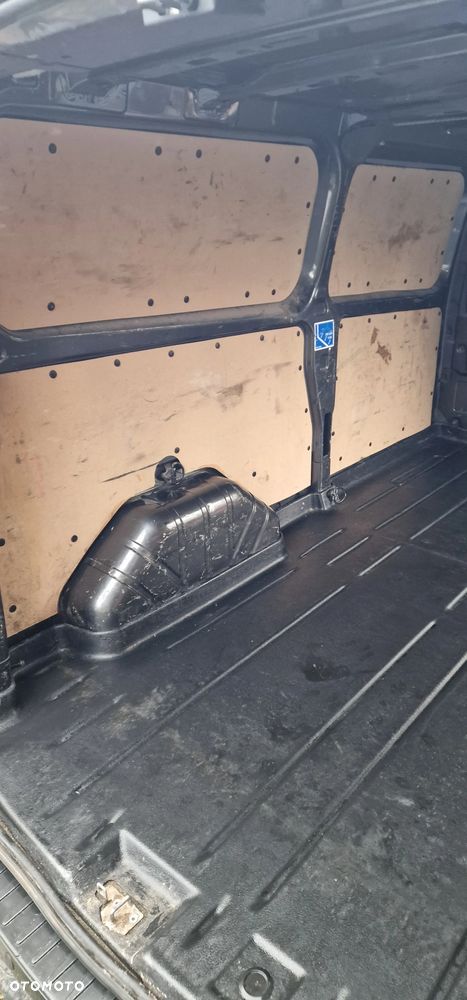 Ford TRANSIT CUSTOM L2H1 - 11