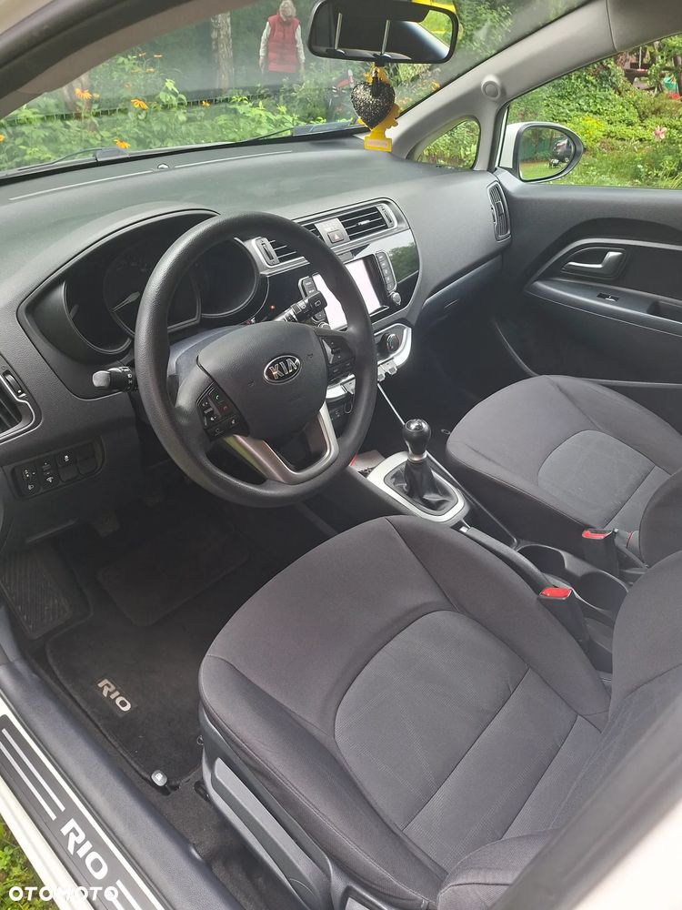 Kia Rio 1.2 M - 8