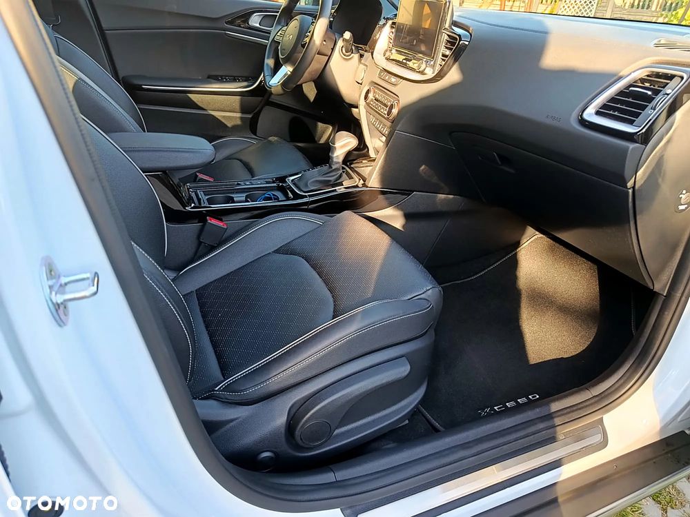 Kia XCeed 1.6 T-GDI OPF DCT7 PLATINUM - 22
