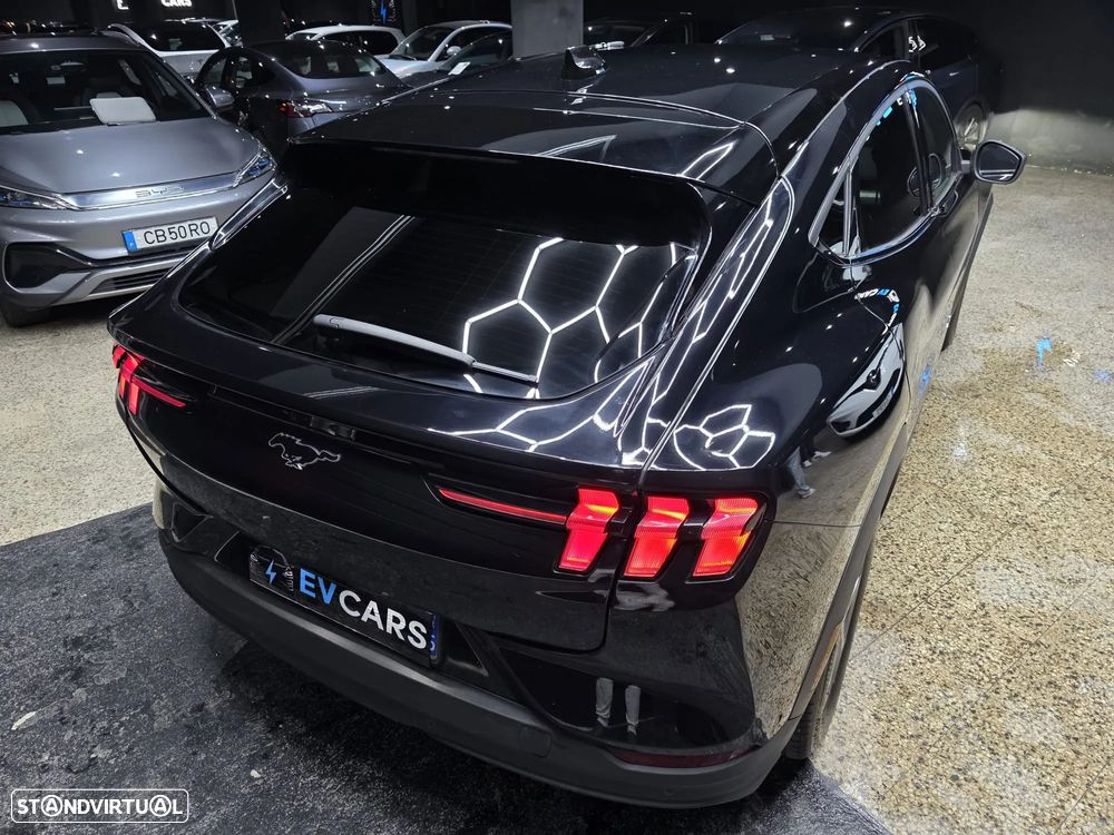 Ford Mustang Mach-E 75.7 kWh Base - 26