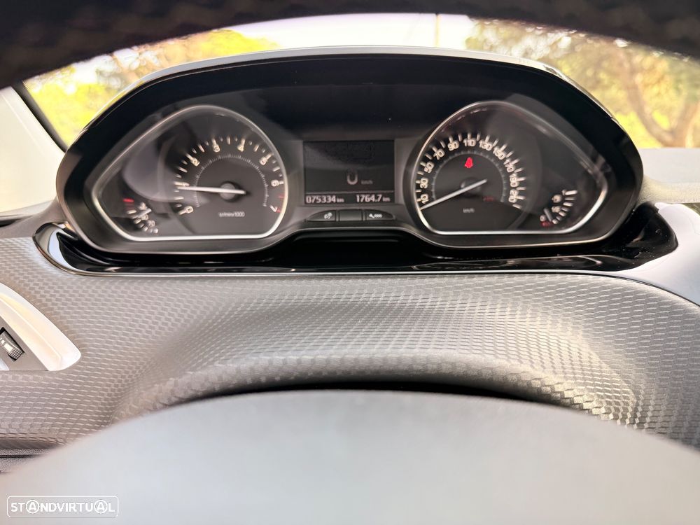 Peugeot 208 1.2 PureTech Allure - 9