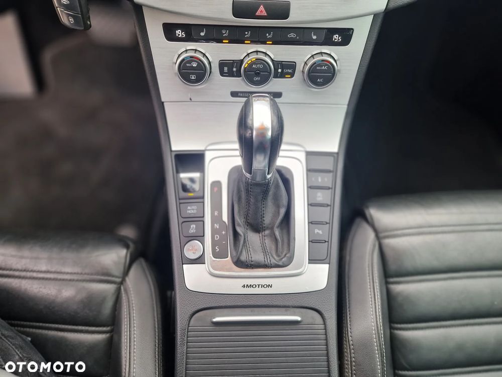 Volkswagen CC 2.0 TDI 4Motion BlueMotion Technology DSG - 23