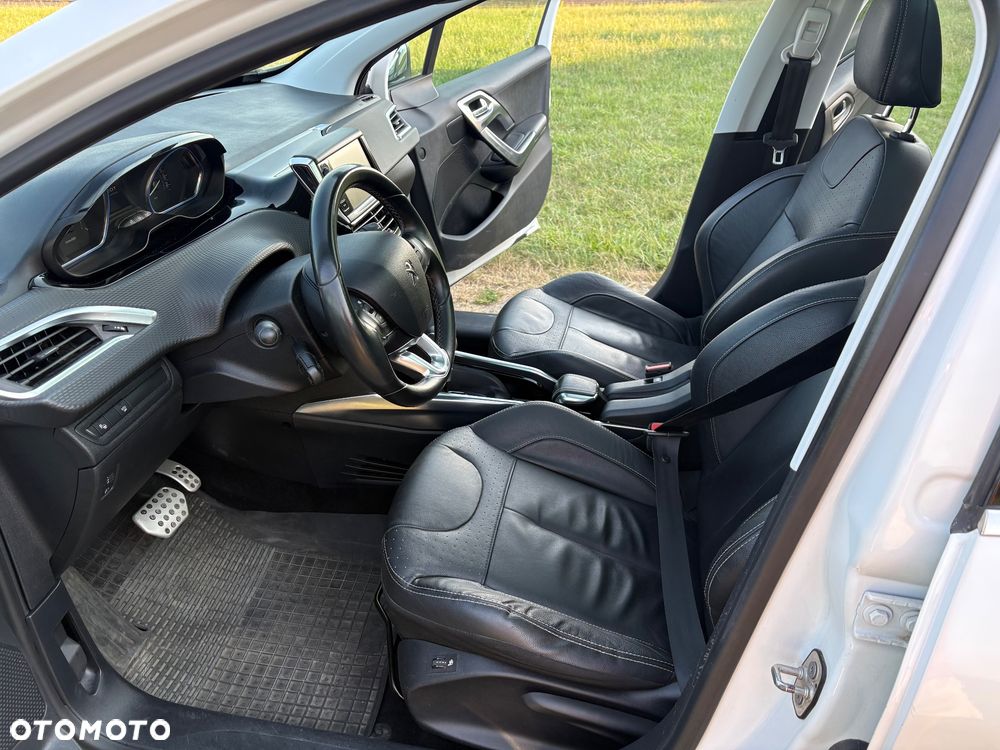 Peugeot 2008 PureTech 110 GPF Stop&Start EAT6 Allure - 7