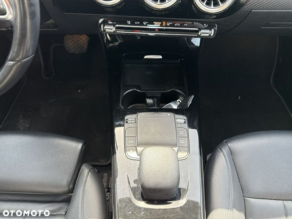 Mercedes-Benz Klasa A 200 4-Matic Style 8G-DCT - 24