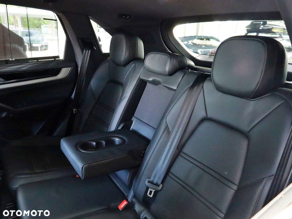 Porsche Cayenne - 13