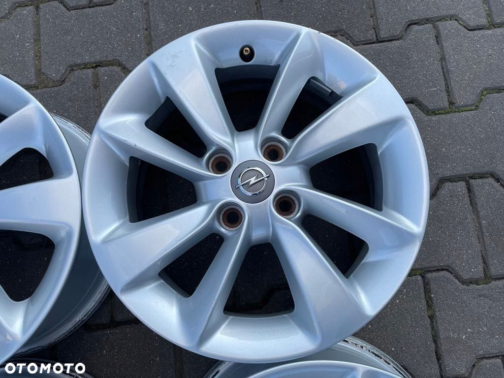 Felgi Aluminiowe Opel Corsa D E Adam 6.0" x 15" 4x100 ET 39 - 5