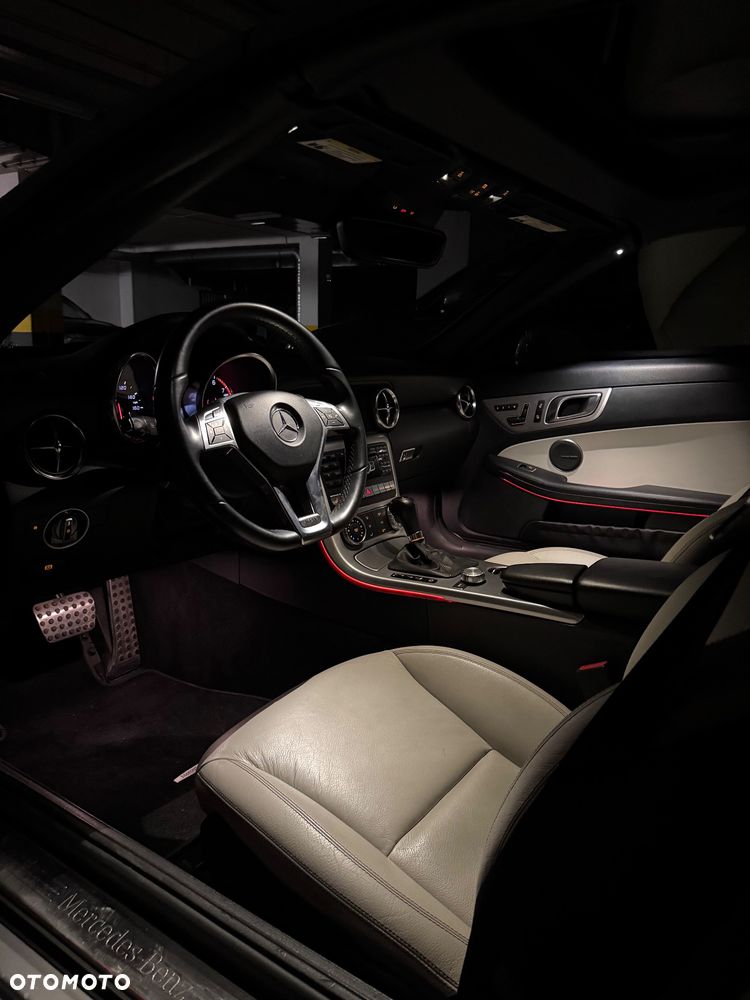 Mercedes-Benz SLK 250 CGI - 33