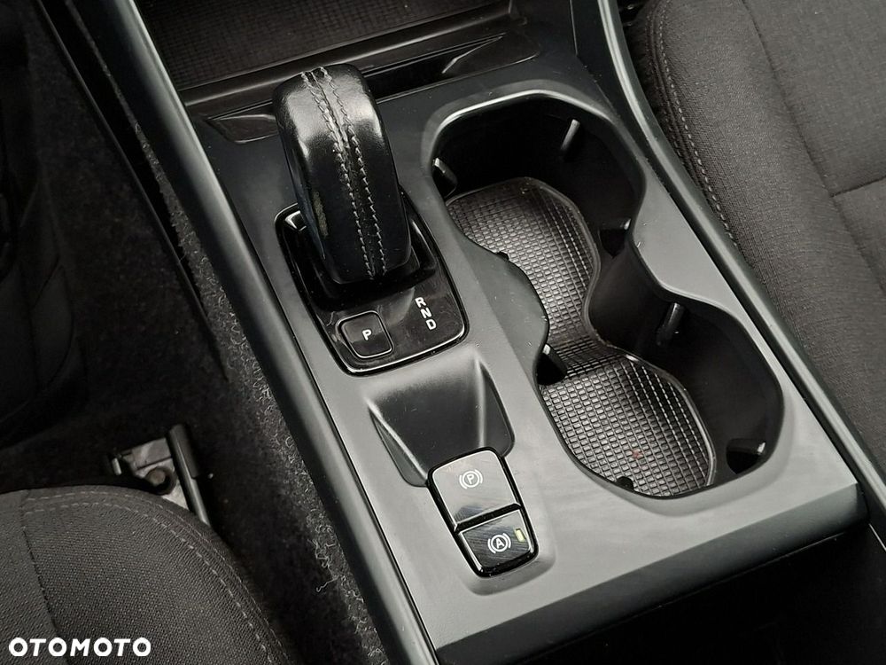 Volvo XC 40 T3 Geartronic Momentum Core - 24