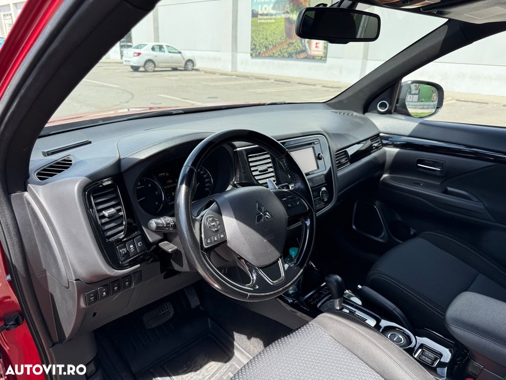 Mitsubishi Outlander - 9