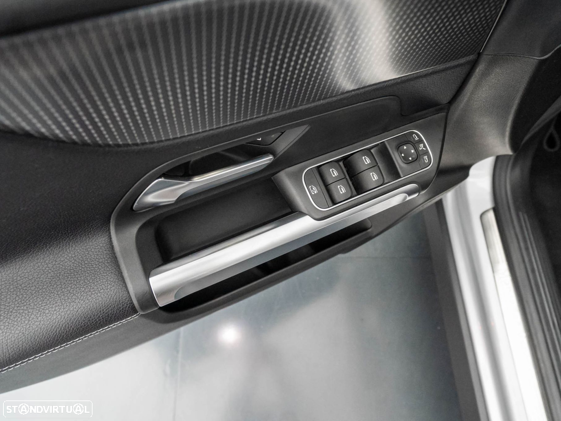 Mercedes-Benz GLB 200 Progressive - 18