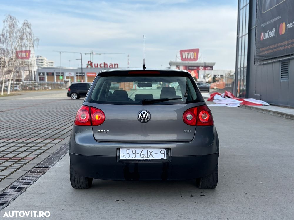 Volkswagen Golf 1.9 TDI Sportline - 6