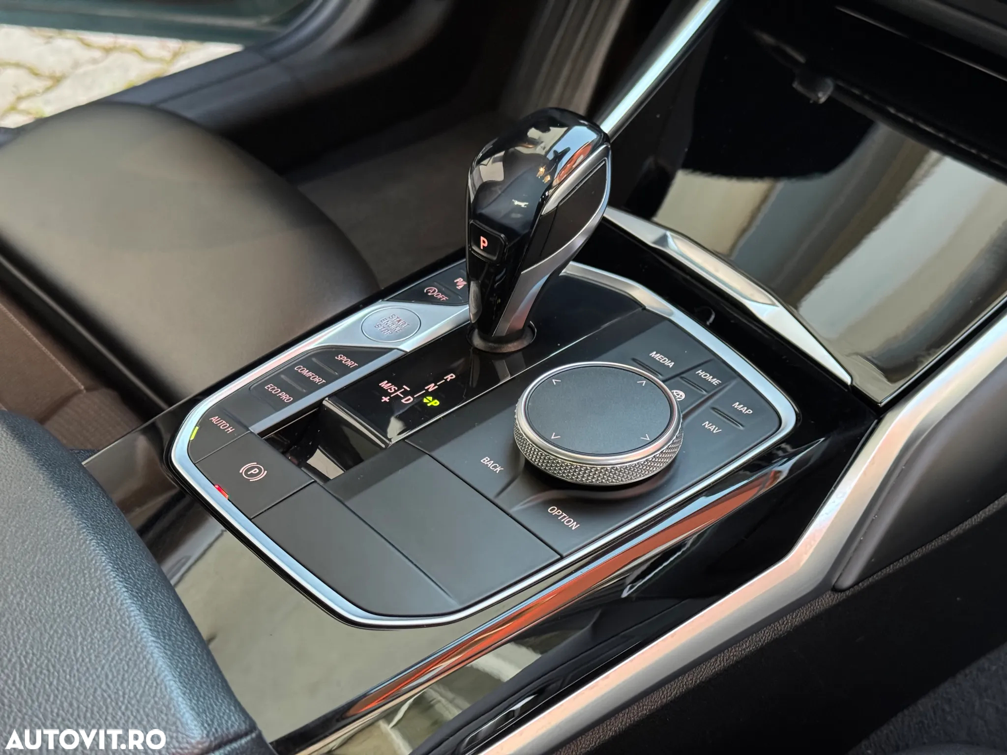 BMW Seria 3 320i AT - 13