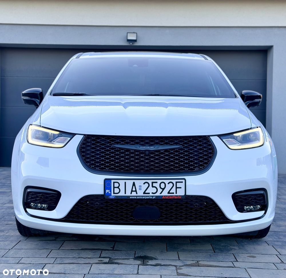 Chrysler Pacifica - 17