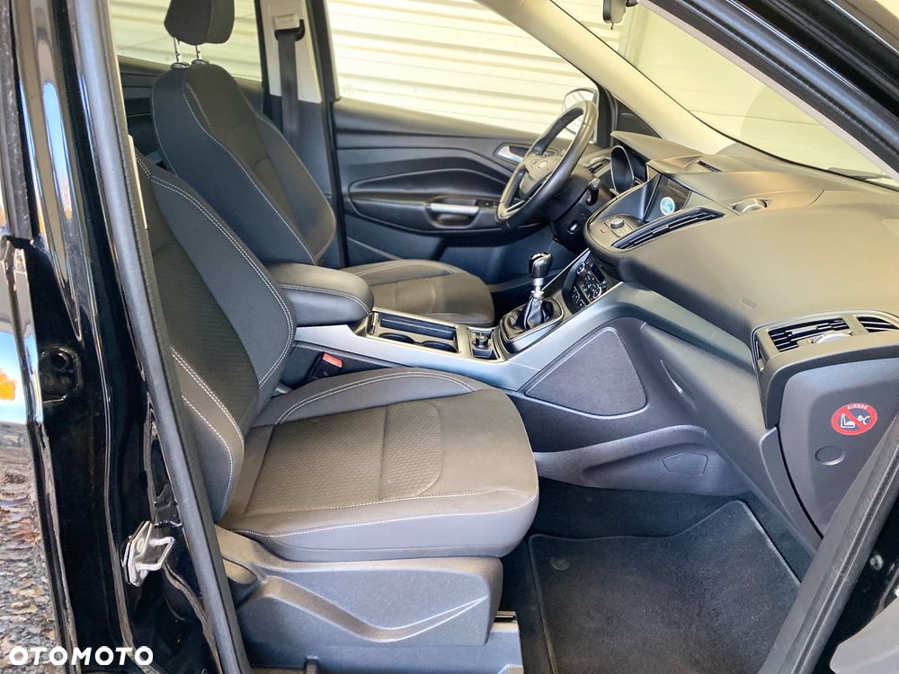 Ford Kuga 2.0 TDCi 2x4 Titanium - 13