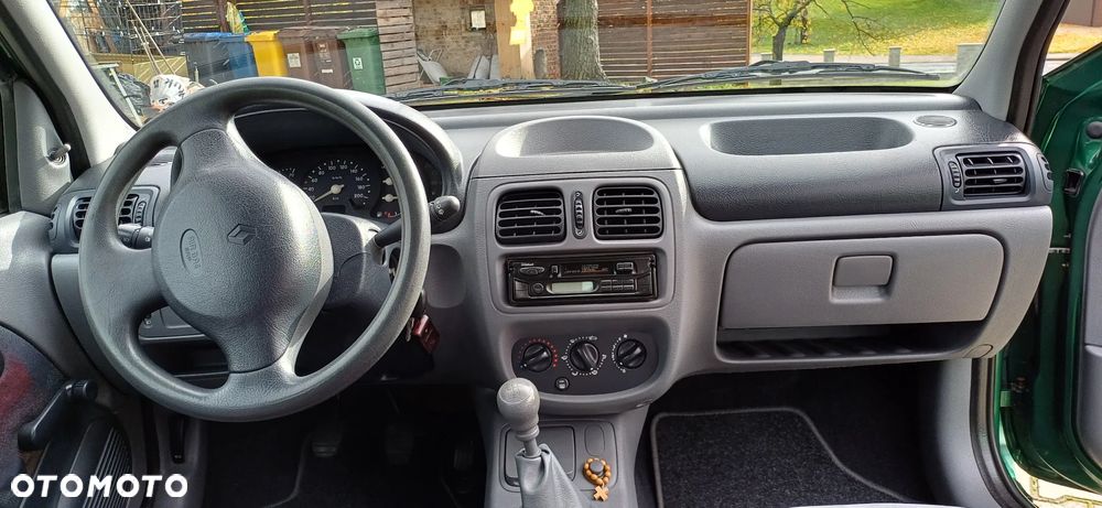 Renault Clio - 16