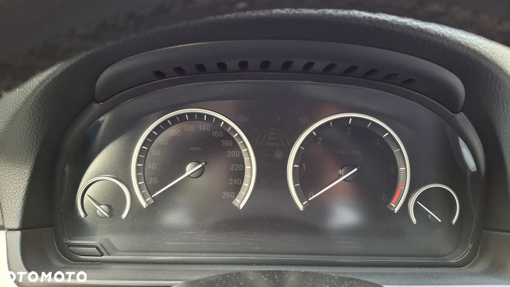 BMW Seria 5 520d - 6