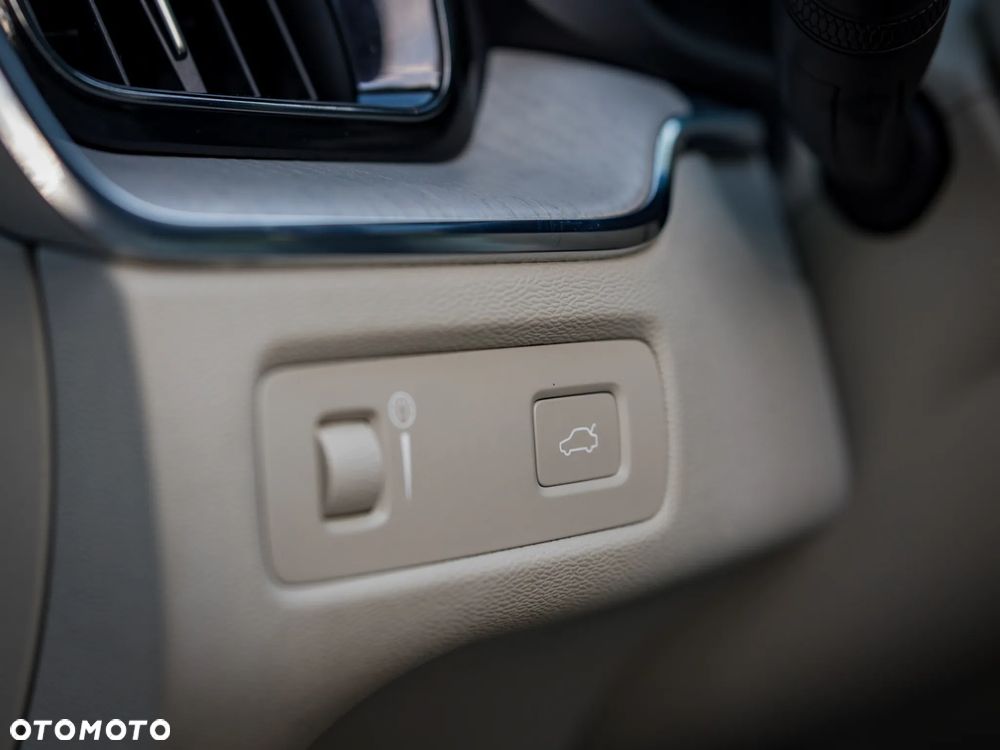 Volvo XC 60 D5 AWD Inscription - 23