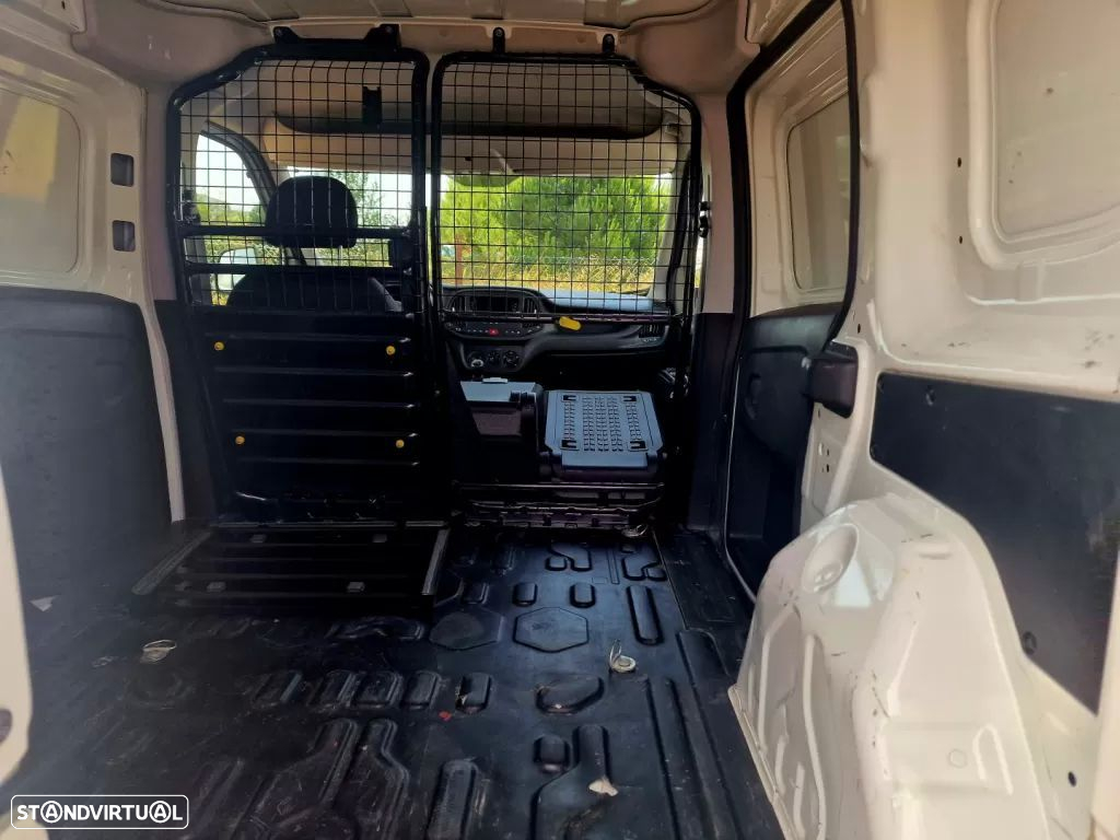 Fiat Doblo Cargo 1.6 Multijet-IVA Dedutível-AC - 27