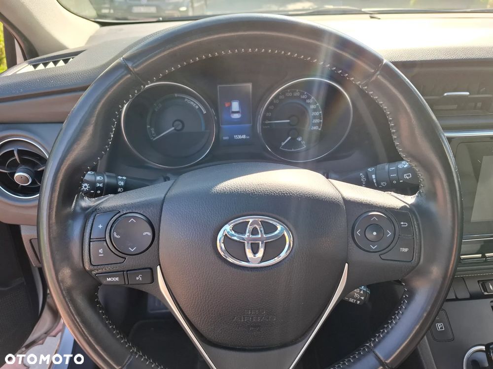 Toyota Auris - 16