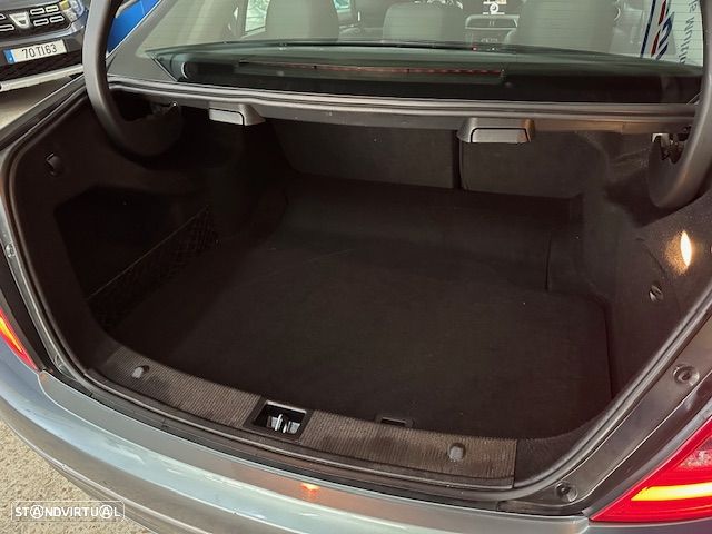 Mercedes-Benz C 180 CDi Avantgarde BlueEfficiency - 23