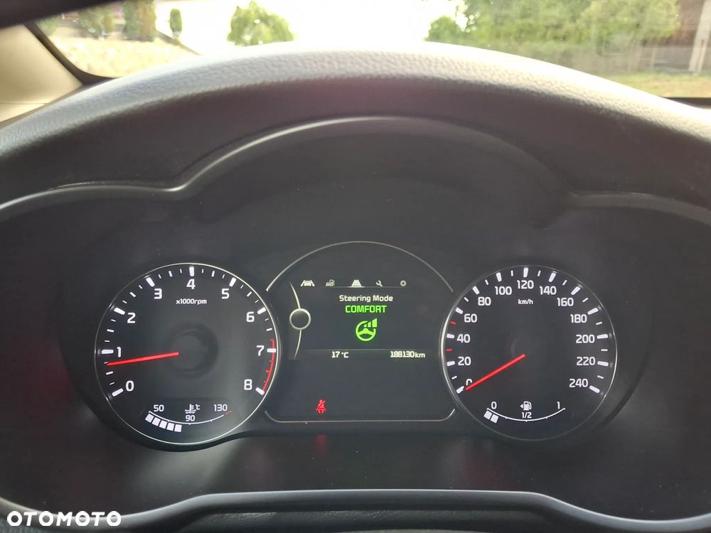 Kia Carens 1.6 GDI Fifa World Cup Edition - 33